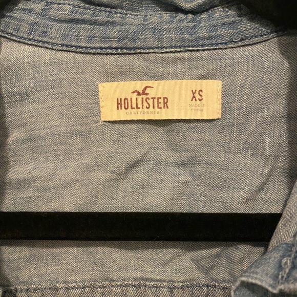 Hollister chambray shirt - Picture 2 of 3